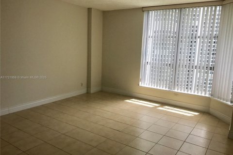 Copropriété à louer à Aventura, Floride: 2 chambres, 106.84 m2 № 1763594 - photo 7