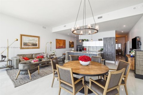 Condo in Miami, Florida, 4 bedrooms  № 1776445 - photo 8