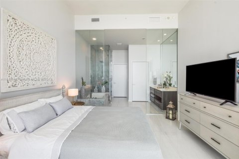 Condo in Miami, Florida, 4 bedrooms  № 1776445 - photo 16