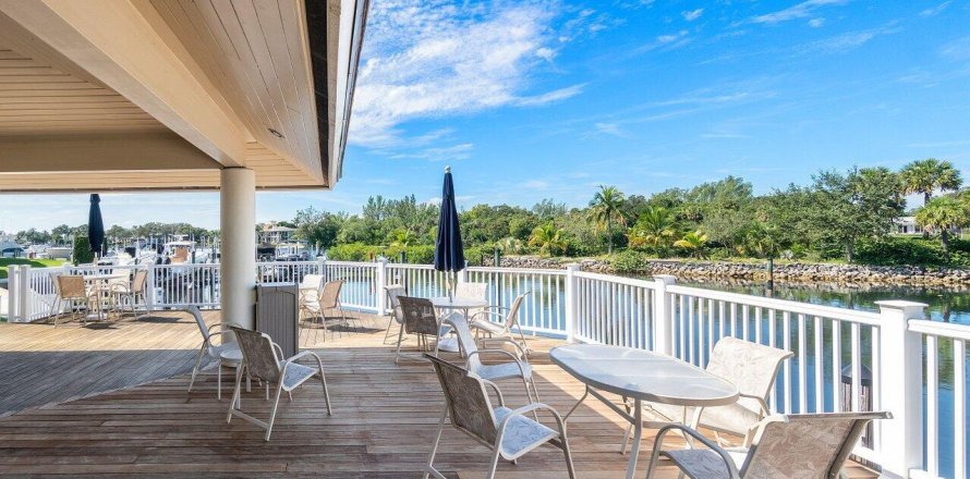 Townhouse in Juno Beach, Florida 3 bedrooms, 167.41 sq.m. № 1178482
