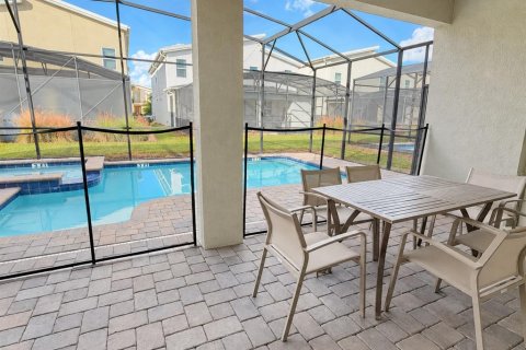 Villa ou maison à vendre à Kissimmee, Floride: 7 chambres, 361.2 m2 № 2434948 - photo 4
