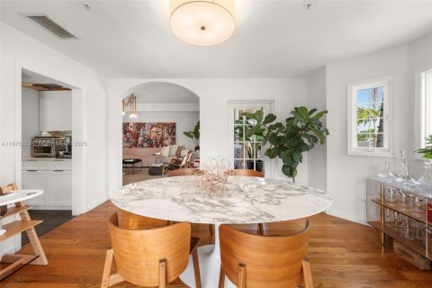 Condominio en venta en Miami Beach, Florida, 4 dormitorios, 259.2 m2 № 1981462 - foto 7