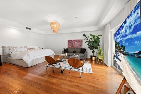 Condominio en venta en Miami Beach, Florida, 4 dormitorios, 259.2 m2 № 1981462 - foto 17