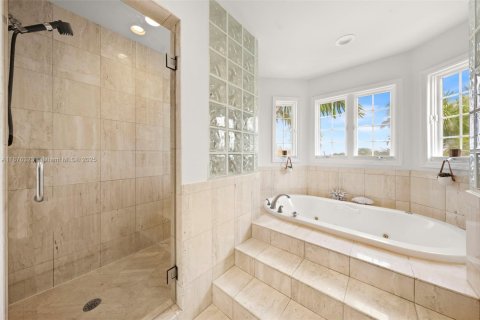 Condominio en venta en Miami Beach, Florida, 4 dormitorios, 259.2 m2 № 1981462 - foto 23