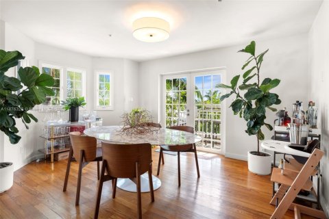 Condominio en venta en Miami Beach, Florida, 4 dormitorios, 259.2 m2 № 1981462 - foto 6