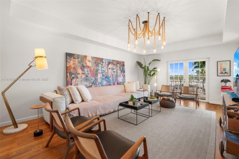 Condominio en Miami Beach, Florida, 4 dormitorios  № 1981462