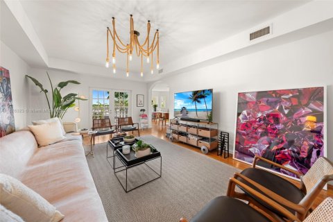 Condominio en venta en Miami Beach, Florida, 4 dormitorios, 259.2 m2 № 1981462 - foto 2