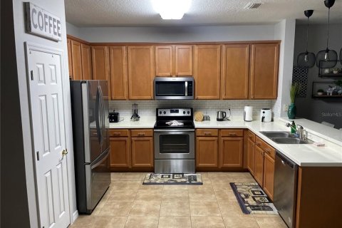 Touwnhouse à louer à Tampa, Floride: 3 chambres, 155.33 m2 № 2430641 - photo 13