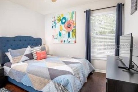 Touwnhouse à louer à Tampa, Floride: 3 chambres, 155.33 m2 № 2430641 - photo 6