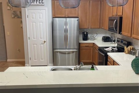 Touwnhouse à louer à Tampa, Floride: 3 chambres, 155.33 m2 № 2430641 - photo 11