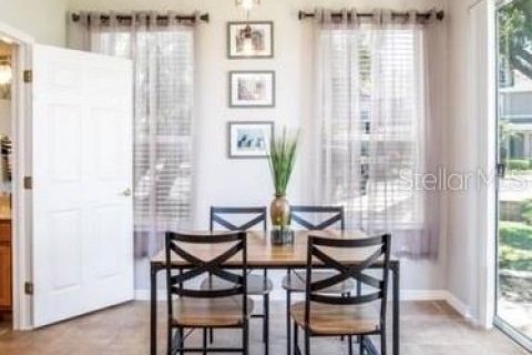 Touwnhouse à louer à Tampa, Floride: 3 chambres, 155.33 m2 № 2430641 - photo 4