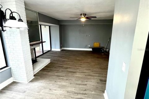 Condo in Orlando, Florida, 2 bedrooms  № 1565363 - photo 20
