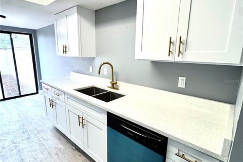 Condo in Orlando, Florida, 2 bedrooms  № 1565363 - photo 7