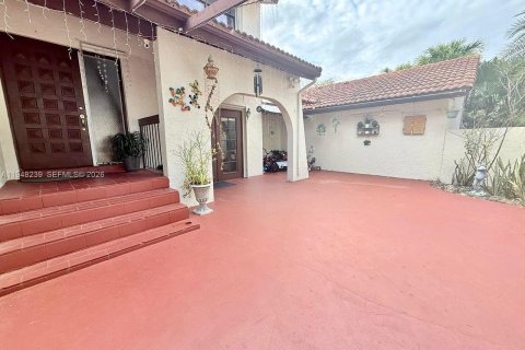 Таунхаус в Майами, Флорида 4 спальни, 117.34м2 № 2004539