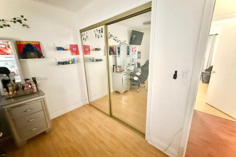 Снять в аренду таунхаус в Майами, Флорида 4 спальни, 117.34м2, № 2004539 - фото 11