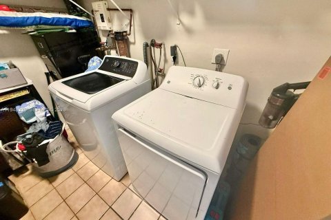 Снять в аренду таунхаус в Майами, Флорида 4 спальни, 117.34м2, № 2004539 - фото 15