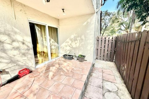 Снять в аренду таунхаус в Майами, Флорида 4 спальни, 117.34м2, № 2004539 - фото 16