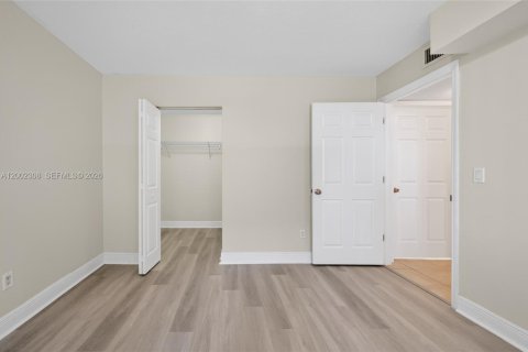 Copropriété à louer à Pompano Beach, Floride: 2 chambres, 96.15 m2 № 2067833 - photo 13