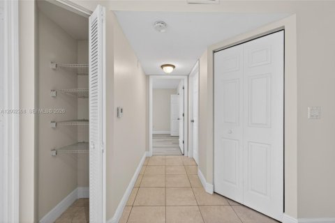 Copropriété à louer à Pompano Beach, Floride: 2 chambres, 96.15 m2 № 2067833 - photo 9
