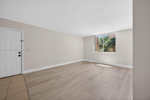 Copropriété à louer à Pompano Beach, Floride: 2 chambres, 96.15 m2 № 2067833 - photo 3