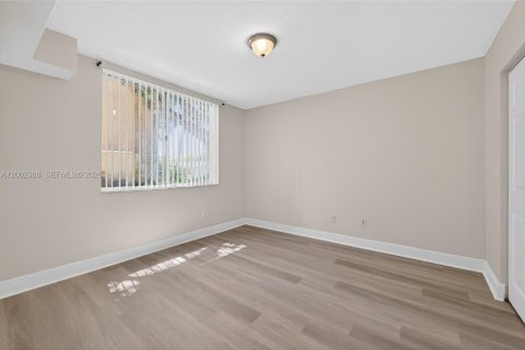 Copropriété à louer à Pompano Beach, Floride: 2 chambres, 96.15 m2 № 2067833 - photo 10