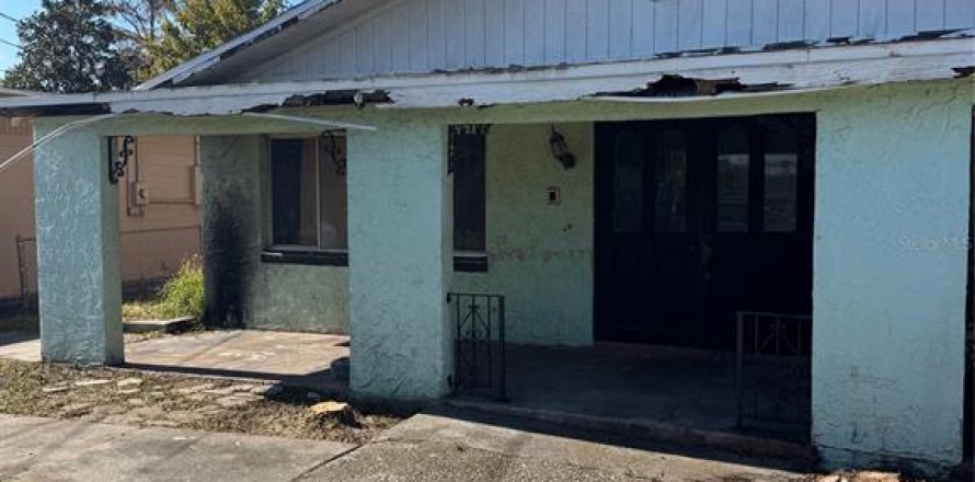 House in Orlando, Florida 4 bedrooms, 246.56 sq.m. № 1520061