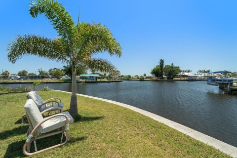 Villa ou maison à vendre à Port Charlotte, Floride: 3 chambres, 124.86 m2 № 1635203 - photo 4
