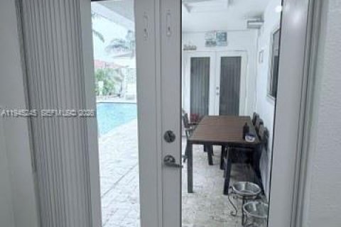 Casa en venta en Homestead, Florida, 3 dormitorios, 135.17 m2 № 2001908 - foto 16