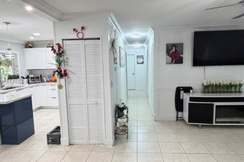 Casa en venta en Homestead, Florida, 3 dormitorios, 135.17 m2 № 2001908 - foto 10