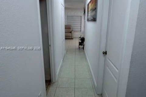 Casa en venta en Homestead, Florida, 3 dormitorios, 135.17 m2 № 2001908 - foto 12