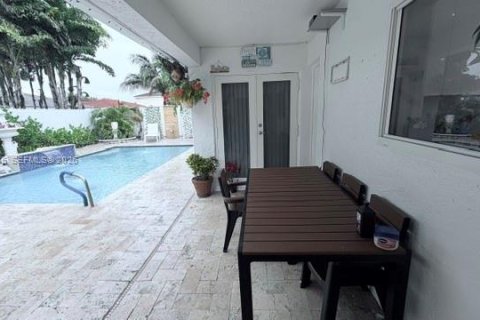 Casa en venta en Homestead, Florida, 3 dormitorios, 135.17 m2 № 2001908 - foto 17