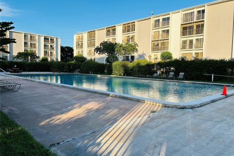 Condominio en alquiler en Miramar, Florida, 2 dormitorios, 77.29 m2 № 2023708 - foto 10