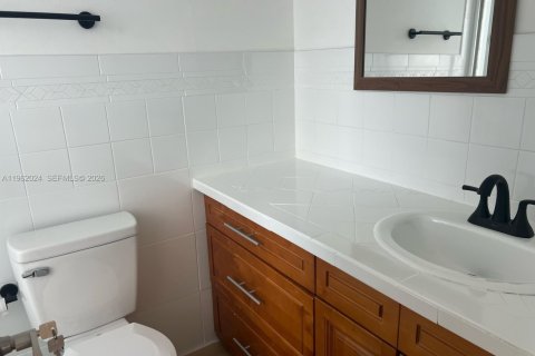 Condominio en alquiler en Miramar, Florida, 2 dormitorios, 77.29 m2 № 2023708 - foto 9