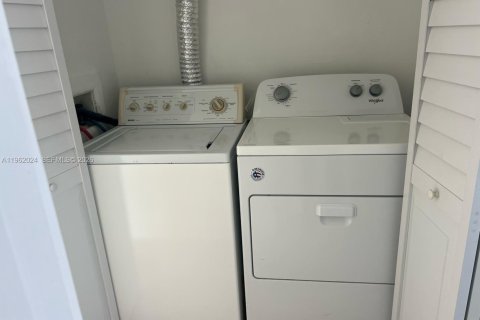 Condominio en alquiler en Miramar, Florida, 2 dormitorios, 77.29 m2 № 2023708 - foto 7