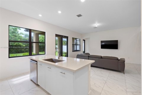 Casa en venta en Miramar, Florida, 4 dormitorios, 251.21 m2 № 2087949 - foto 17