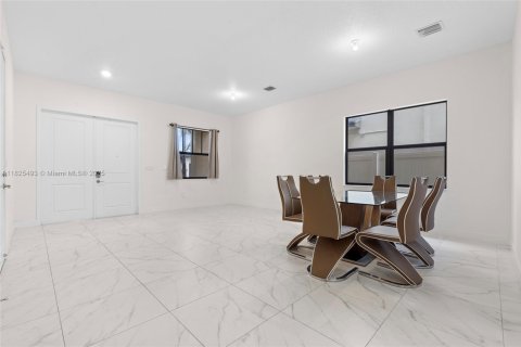 Casa en venta en Miramar, Florida, 4 dormitorios, 251.21 m2 № 2087949 - foto 8
