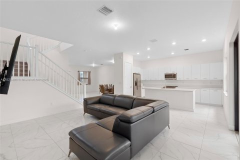 Casa en venta en Miramar, Florida, 4 dormitorios, 251.21 m2 № 2087949 - foto 19