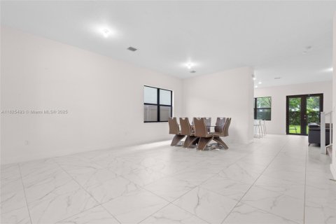 Casa en venta en Miramar, Florida, 4 dormitorios, 251.21 m2 № 2087949 - foto 6