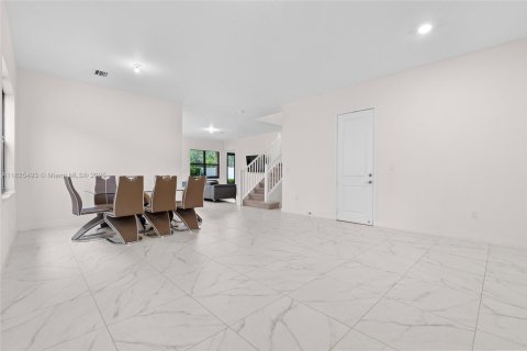 Casa en venta en Miramar, Florida, 4 dormitorios, 251.21 m2 № 2087949 - foto 7