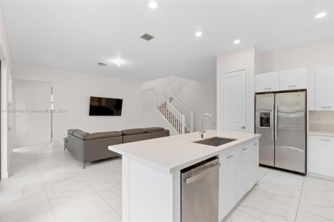 Casa en venta en Miramar, Florida, 4 dormitorios, 251.21 m2 № 2087949 - foto 16