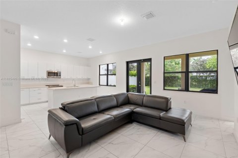 Casa en venta en Miramar, Florida, 4 dormitorios, 251.21 m2 № 2087949 - foto 20
