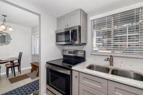 Condo in Bradenton, Florida, 2 bedrooms  № 1654645 - photo 21
