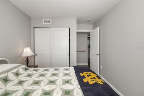Condo in Bradenton, Florida, 2 bedrooms  № 1654645 - photo 16