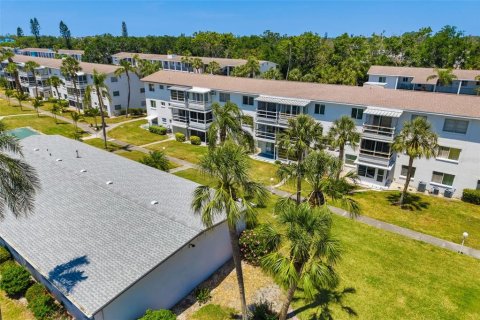 Condo in Bradenton, Florida, 2 bedrooms  № 1654645 - photo 8