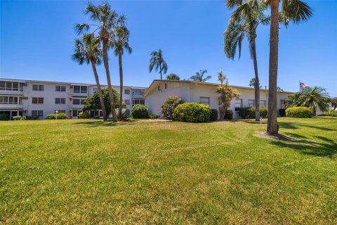 Condo in Bradenton, Florida, 2 bedrooms  № 1654645 - photo 25