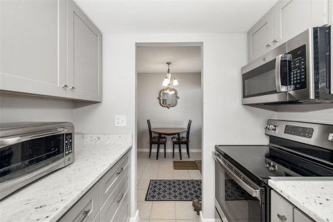 Condo in Bradenton, Florida, 2 bedrooms  № 1654645 - photo 22