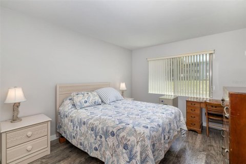 Condo in Bradenton, Florida, 2 bedrooms  № 1654645 - photo 17