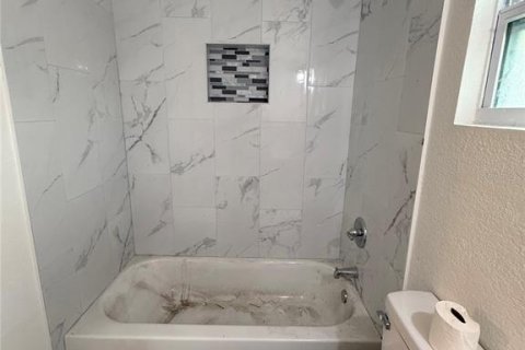 Villa ou maison à vendre à Tampa, Floride: 3 chambres, 72.46 m2 № 2399336 - photo 18