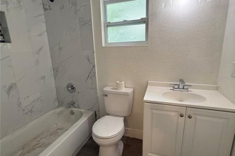 Villa ou maison à vendre à Tampa, Floride: 3 chambres, 72.46 m2 № 2399336 - photo 16