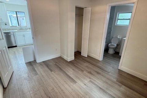 Villa ou maison à vendre à Tampa, Floride: 3 chambres, 72.46 m2 № 2399336 - photo 15